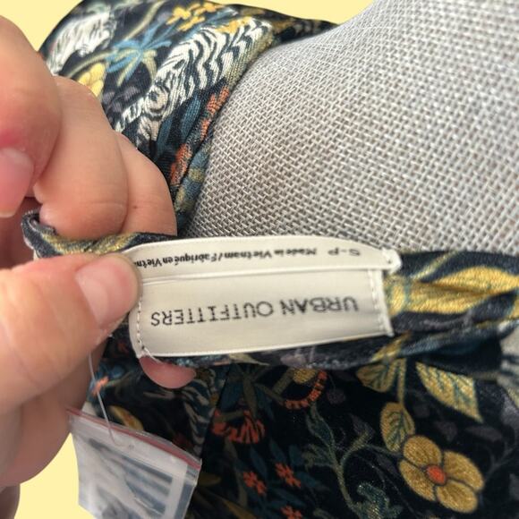 Urban Outfitters Teresa Velvet Tiger Floral Wrap Dress Small - Picture 10 of 13